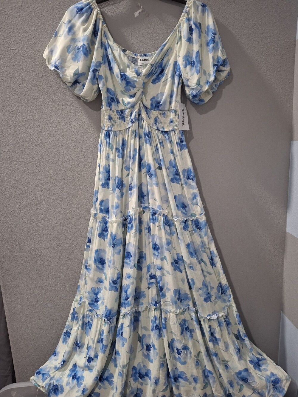 Kindred Bravely Cream and Blue Floral Maxi Dress with Puff Sleeves Size S NWT